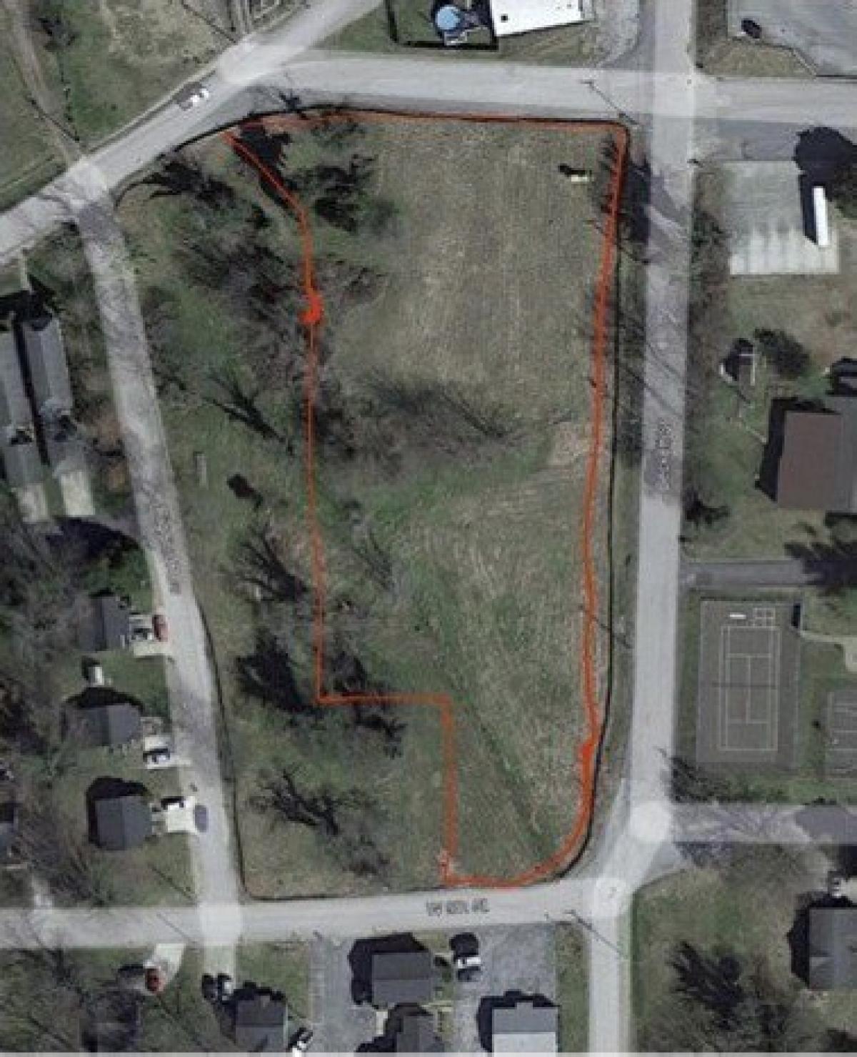 Picture of Residential Land For Sale in Columbia, Tennessee, United States