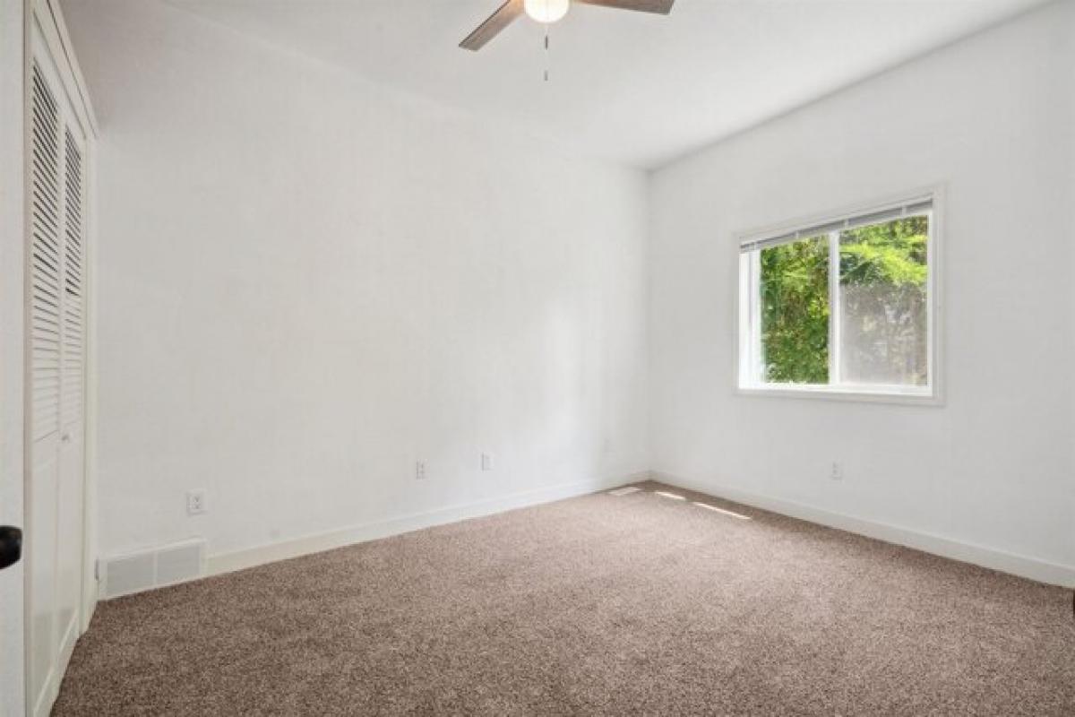 Picture of Home For Sale in Waterloo, Iowa, United States