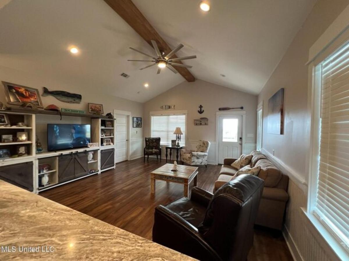 Picture of Home For Sale in Bay Saint Louis, Mississippi, United States