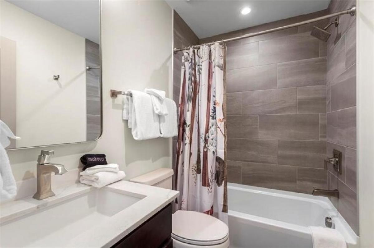 Picture of Home For Sale in Silverthorne, Colorado, United States