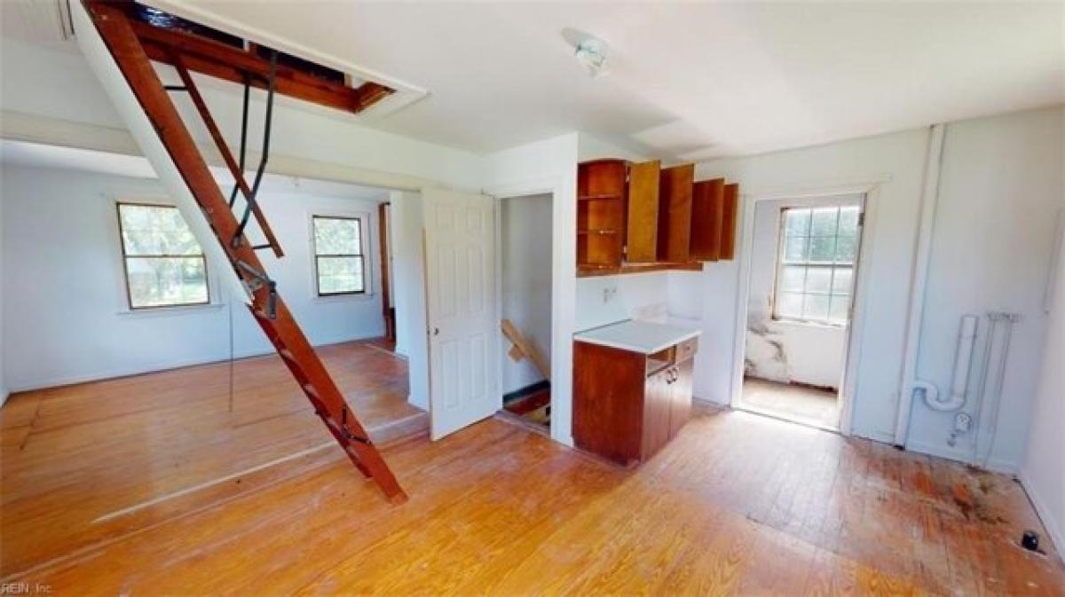 Picture of Home For Sale in Hampton, Virginia, United States