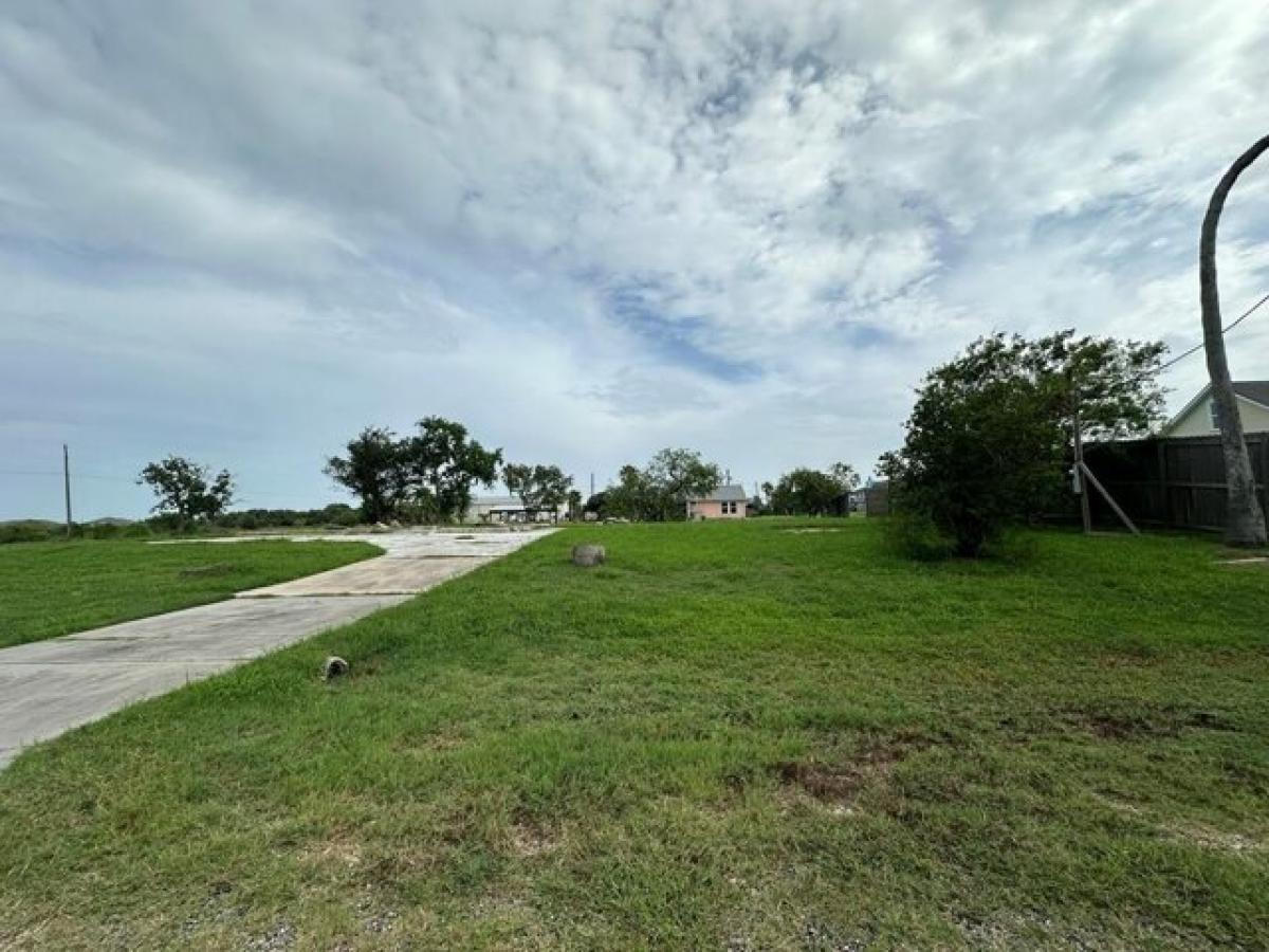 Picture of Residential Land For Sale in Rockport, Texas, United States