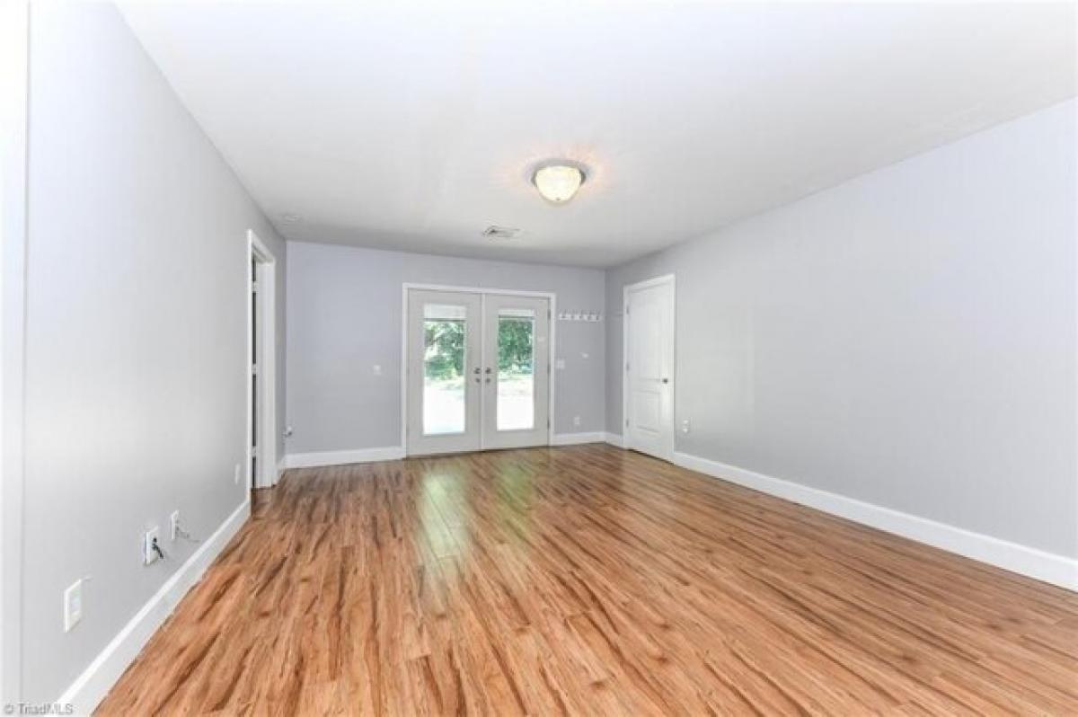 Picture of Home For Sale in Greensboro, North Carolina, United States