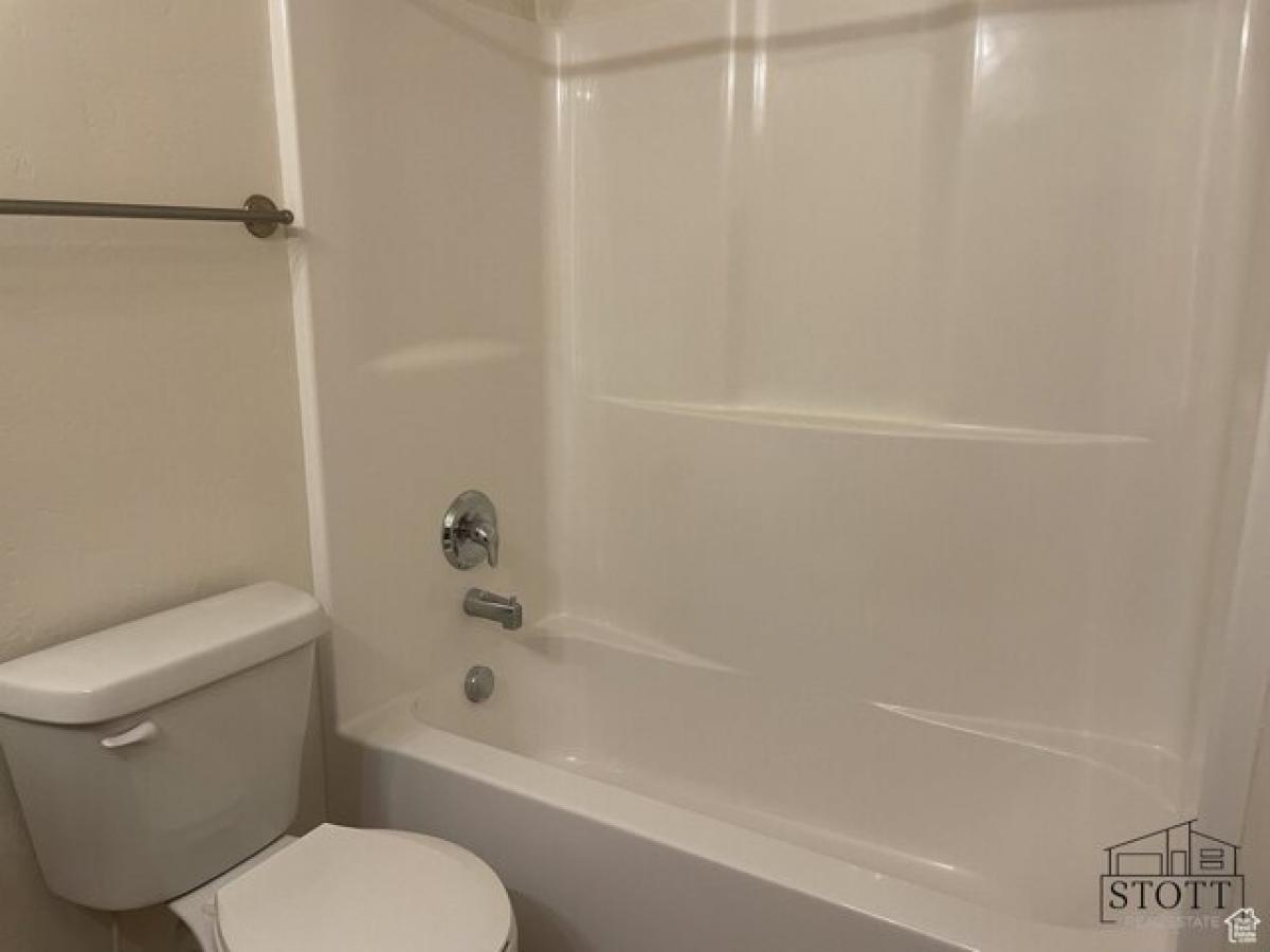 Picture of Home For Sale in Vernal, Utah, United States