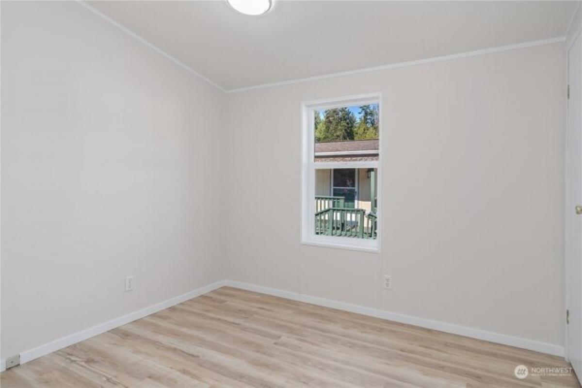 Picture of Home For Sale in Bremerton, Washington, United States