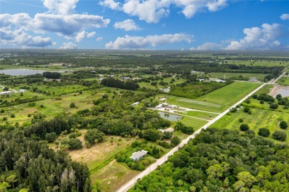 Picture of Residential Land For Sale in Vero Beach, Florida, United States