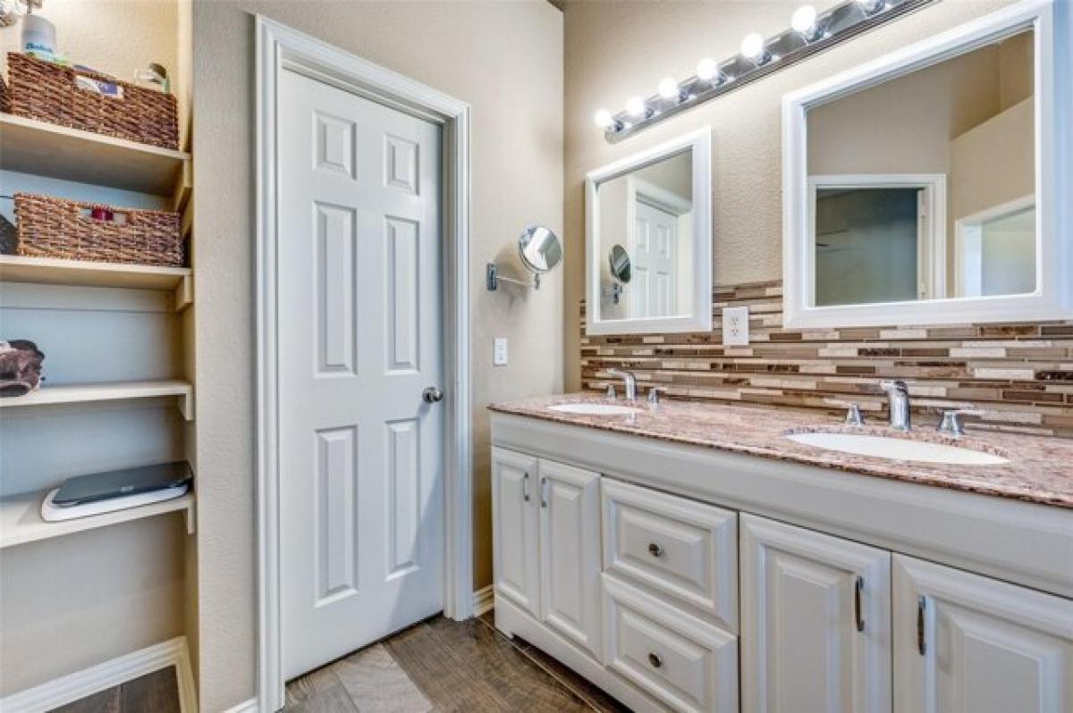 Picture of Home For Sale in Little Elm, Texas, United States