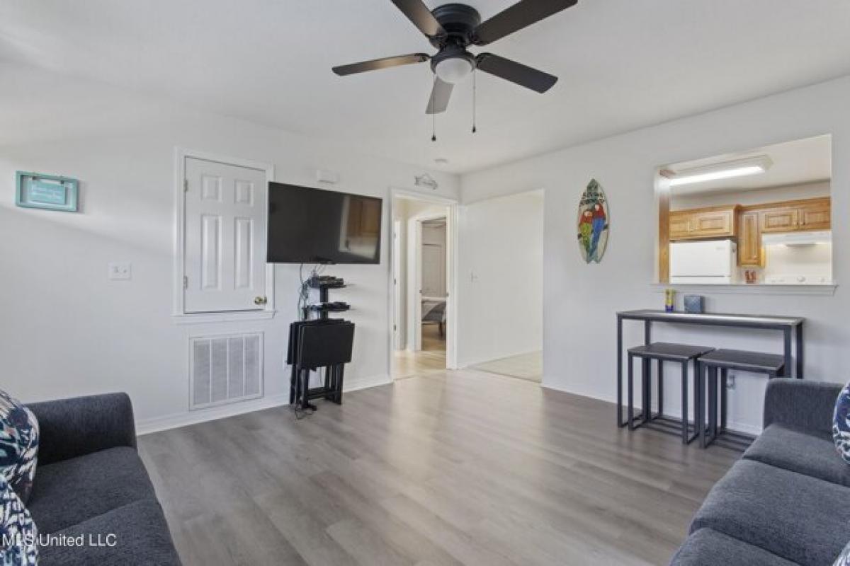 Picture of Home For Sale in Bay Saint Louis, Mississippi, United States