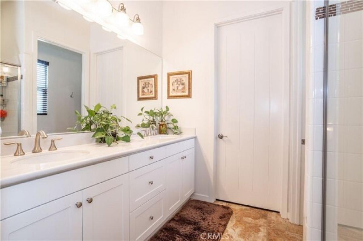 Picture of Home For Sale in Chatsworth, California, United States