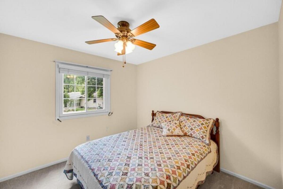 Picture of Home For Sale in Valparaiso, Indiana, United States