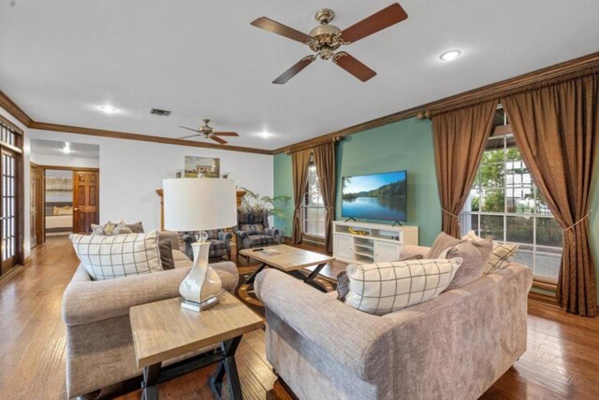 Picture of Home For Sale in Fredericksburg, Texas, United States