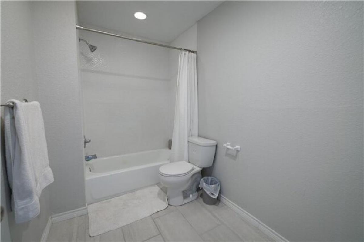 Picture of Home For Sale in Rogers, Arkansas, United States