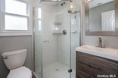 Home For Sale in Dix Hills, New York