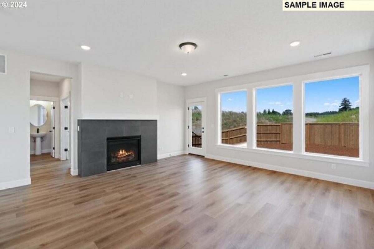 Picture of Home For Sale in West Linn, Oregon, United States