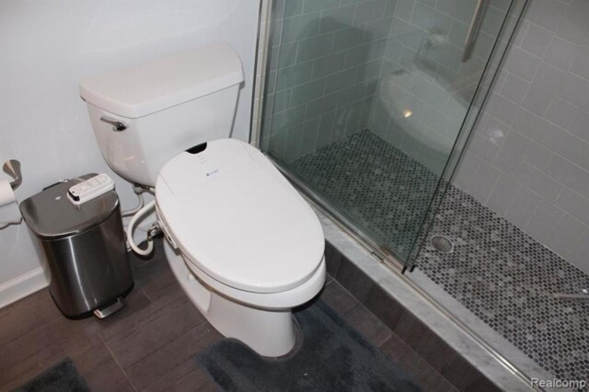 Picture of Home For Sale in Saint Clair Shores, Michigan, United States