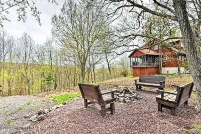 Home For Sale in Bushkill, Pennsylvania