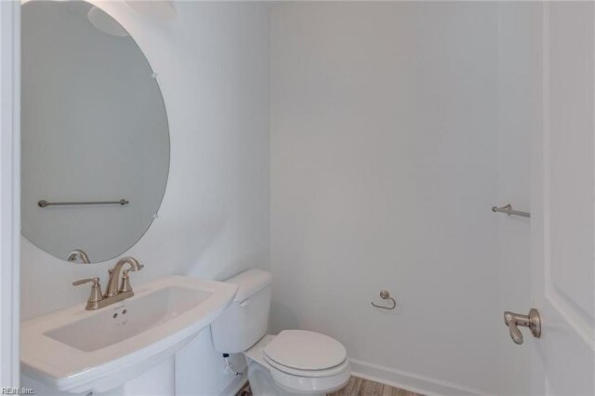 Picture of Home For Sale in Suffolk, Virginia, United States