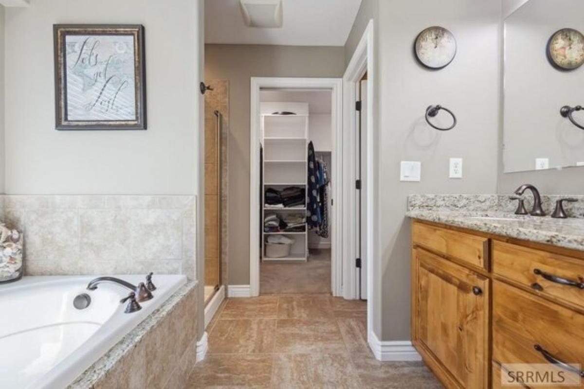 Picture of Home For Sale in Idaho Falls, Idaho, United States