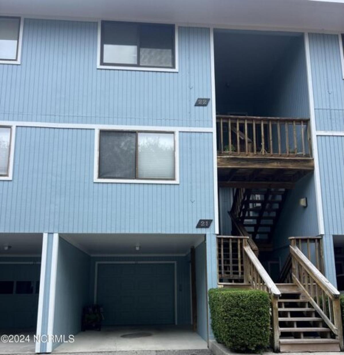 Picture of Home For Sale in Oak Island, North Carolina, United States