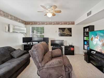 Home For Sale in Holiday, Florida