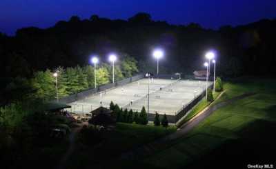 Home For Sale in Floral Park, New York