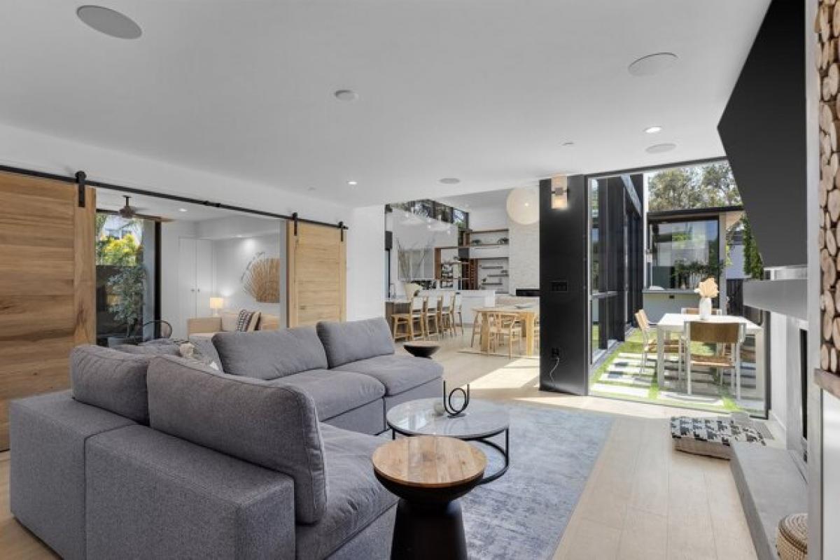 Picture of Home For Sale in Culver City, California, United States