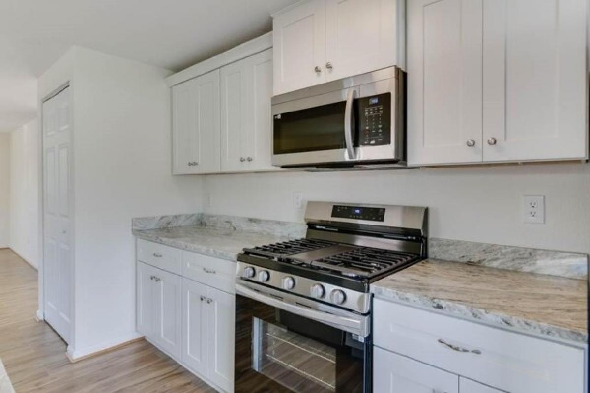 Picture of Home For Sale in Hampton, Virginia, United States