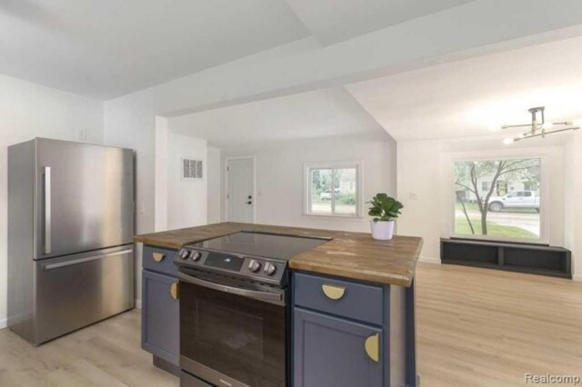 Picture of Home For Sale in Warren, Michigan, United States