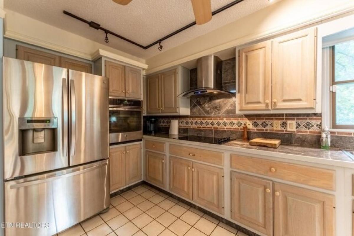 Picture of Home For Sale in Crossville, Tennessee, United States