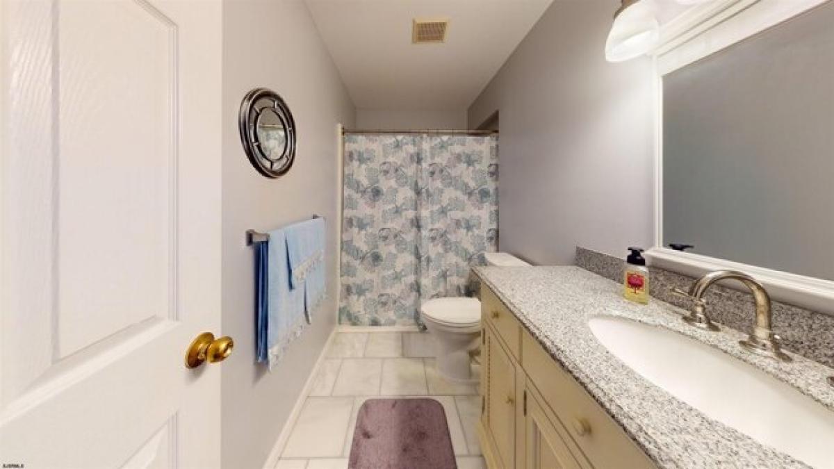 Picture of Home For Sale in Brigantine, New Jersey, United States