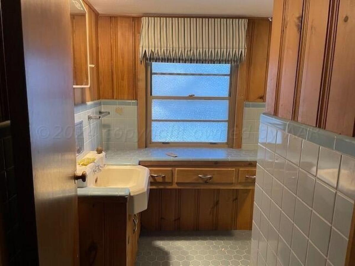 Picture of Home For Sale in Pampa, Texas, United States