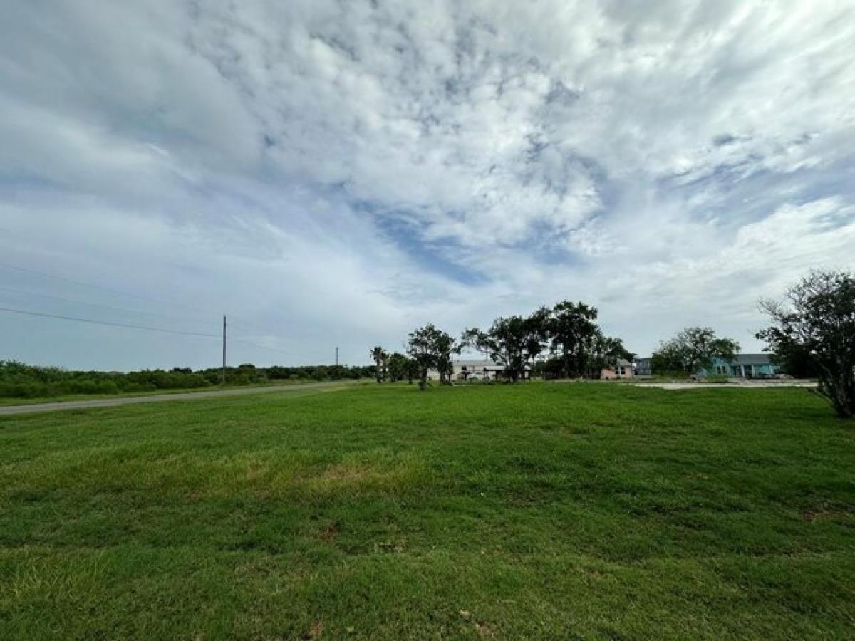 Picture of Residential Land For Sale in Rockport, Texas, United States