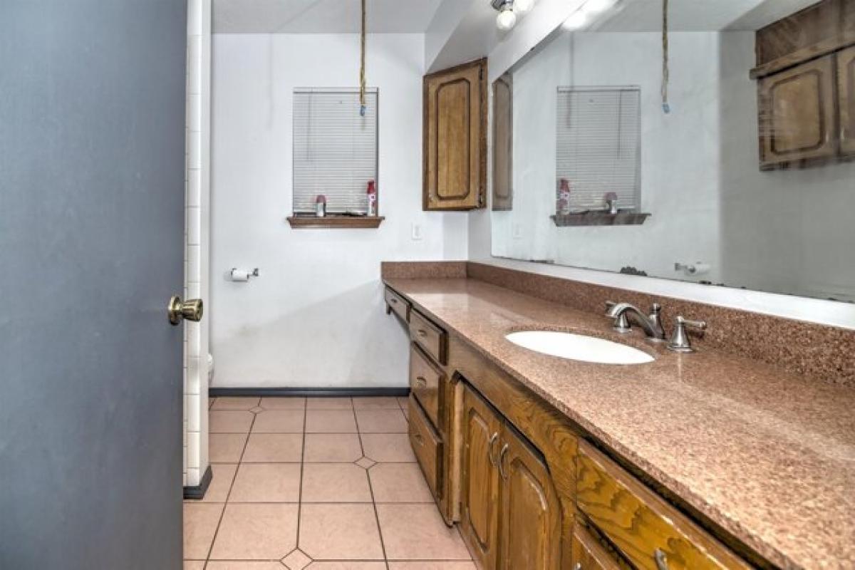 Picture of Home For Sale in Duncan, Oklahoma, United States