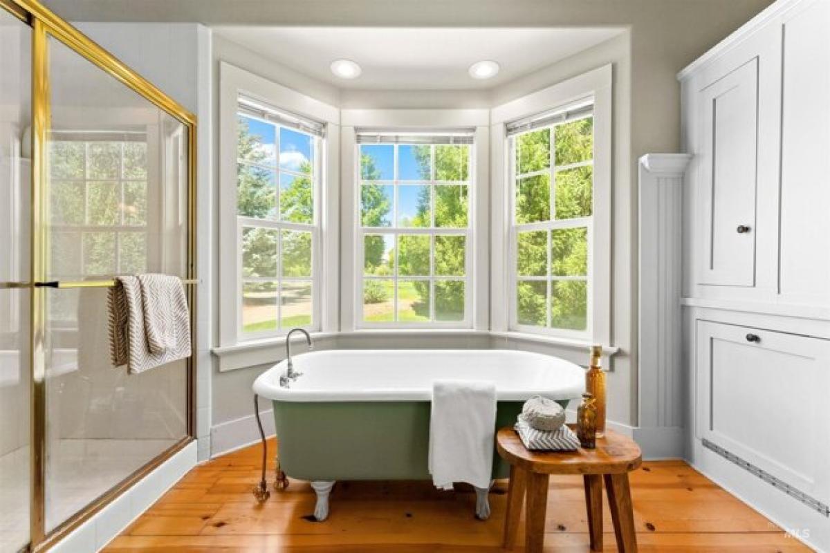 Picture of Home For Sale in Eagle, Idaho, United States