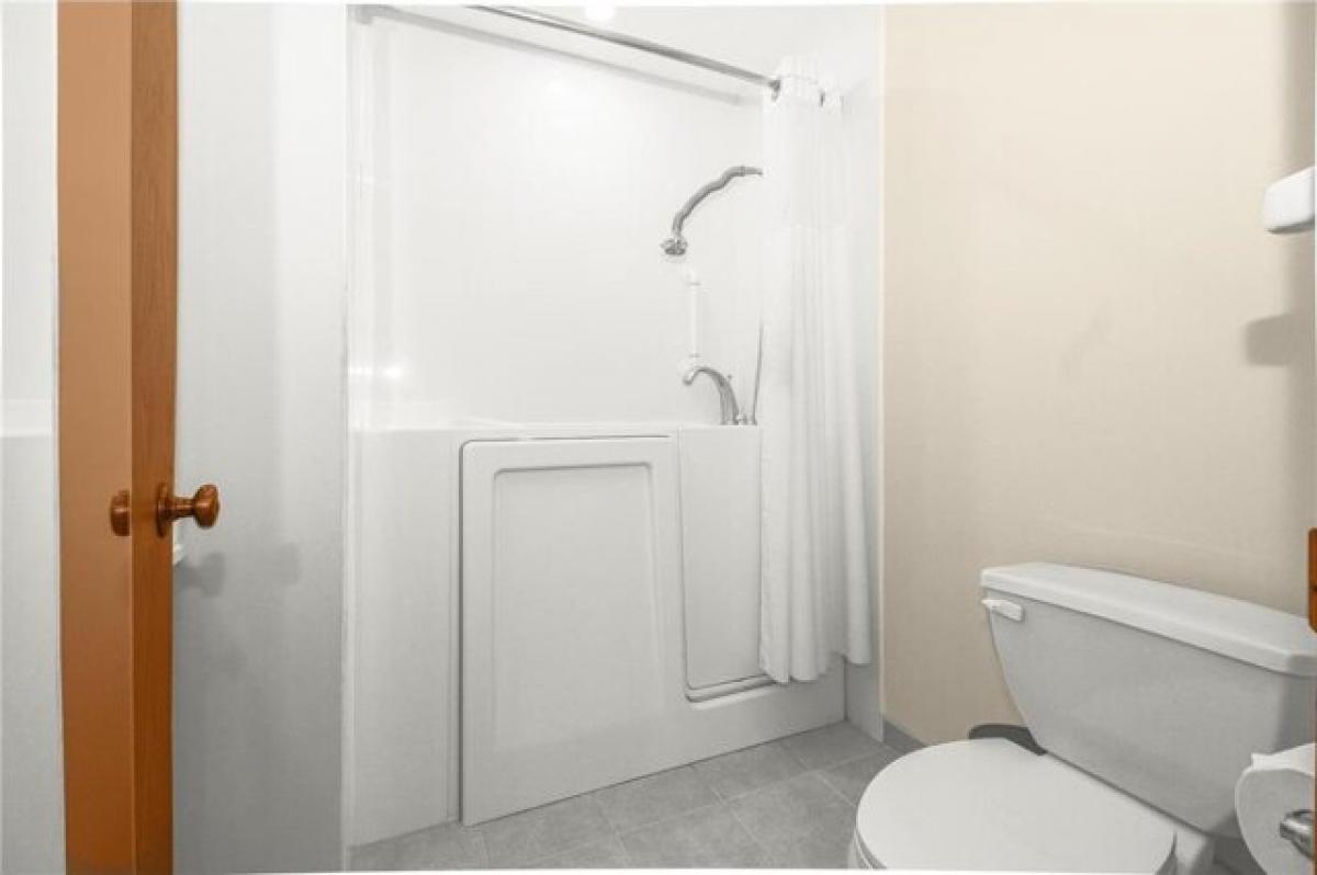 Picture of Home For Sale in Minnetonka, Minnesota, United States