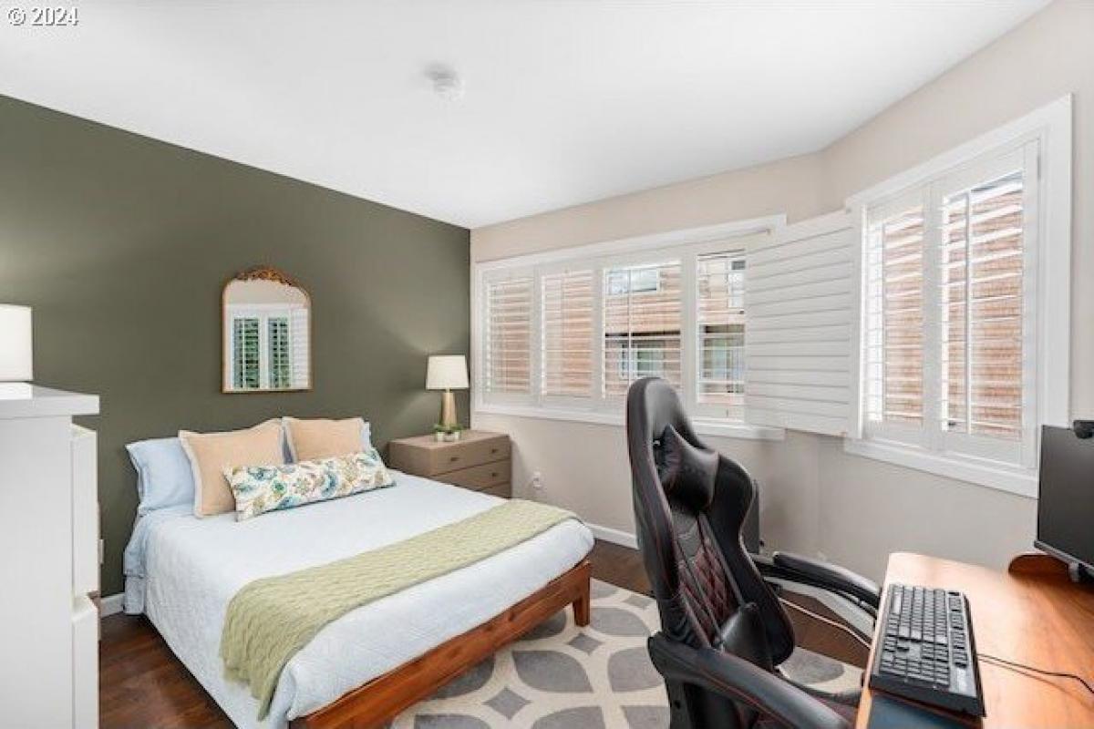 Picture of Home For Sale in Lake Oswego, Oregon, United States