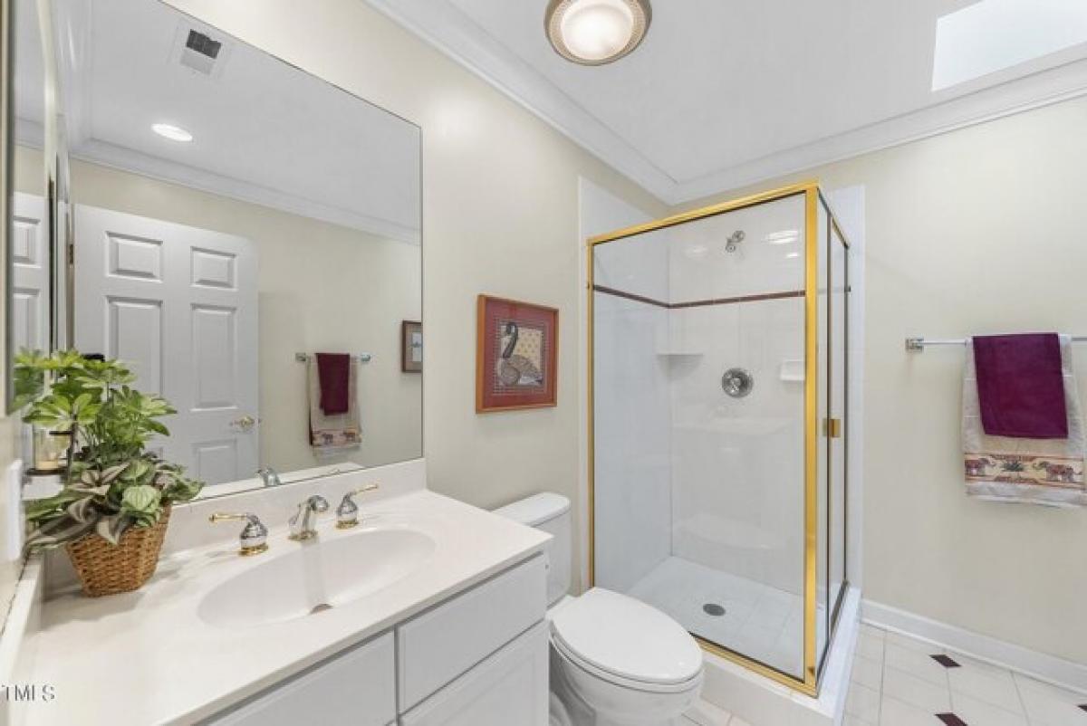 Picture of Home For Sale in Chapel Hill, North Carolina, United States