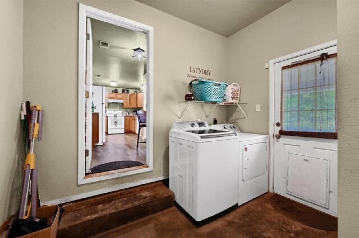 Picture of Home For Sale in Denison, Texas, United States