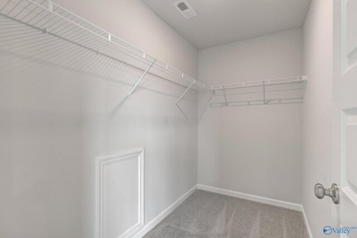 Picture of Home For Sale in Owens Cross Roads, Alabama, United States