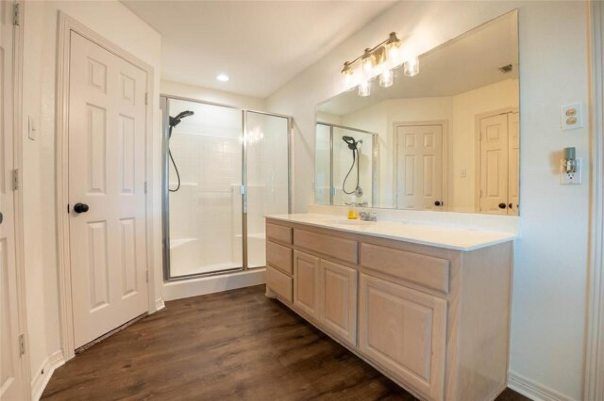 Picture of Home For Sale in Waxahachie, Texas, United States