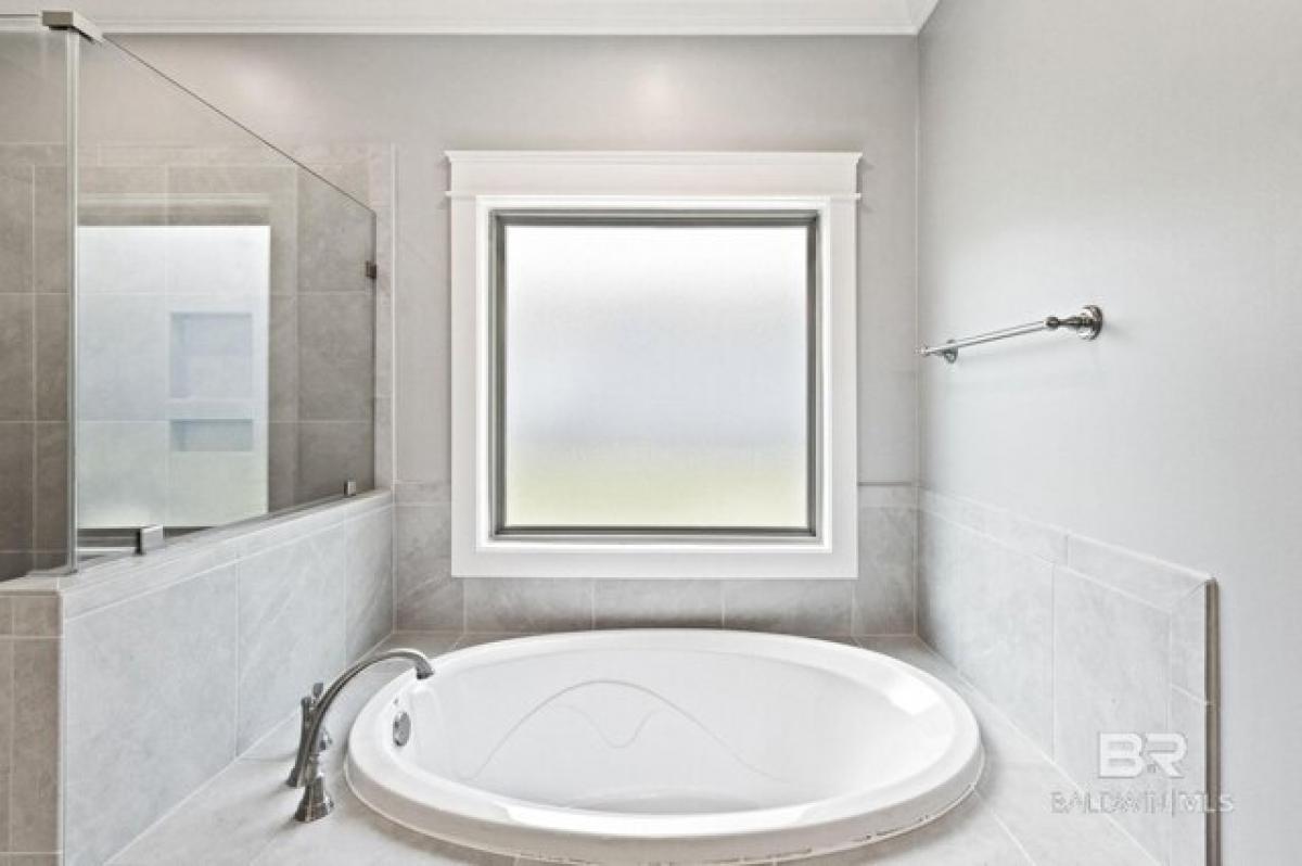 Picture of Home For Sale in Spanish Fort, Alabama, United States