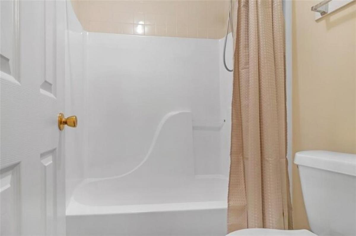 Picture of Home For Sale in Winder, Georgia, United States