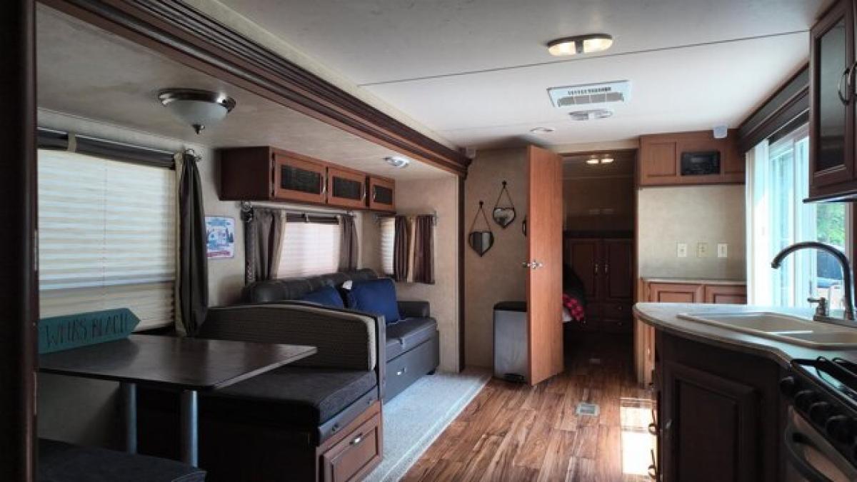 Picture of Home For Sale in Laconia, New Hampshire, United States