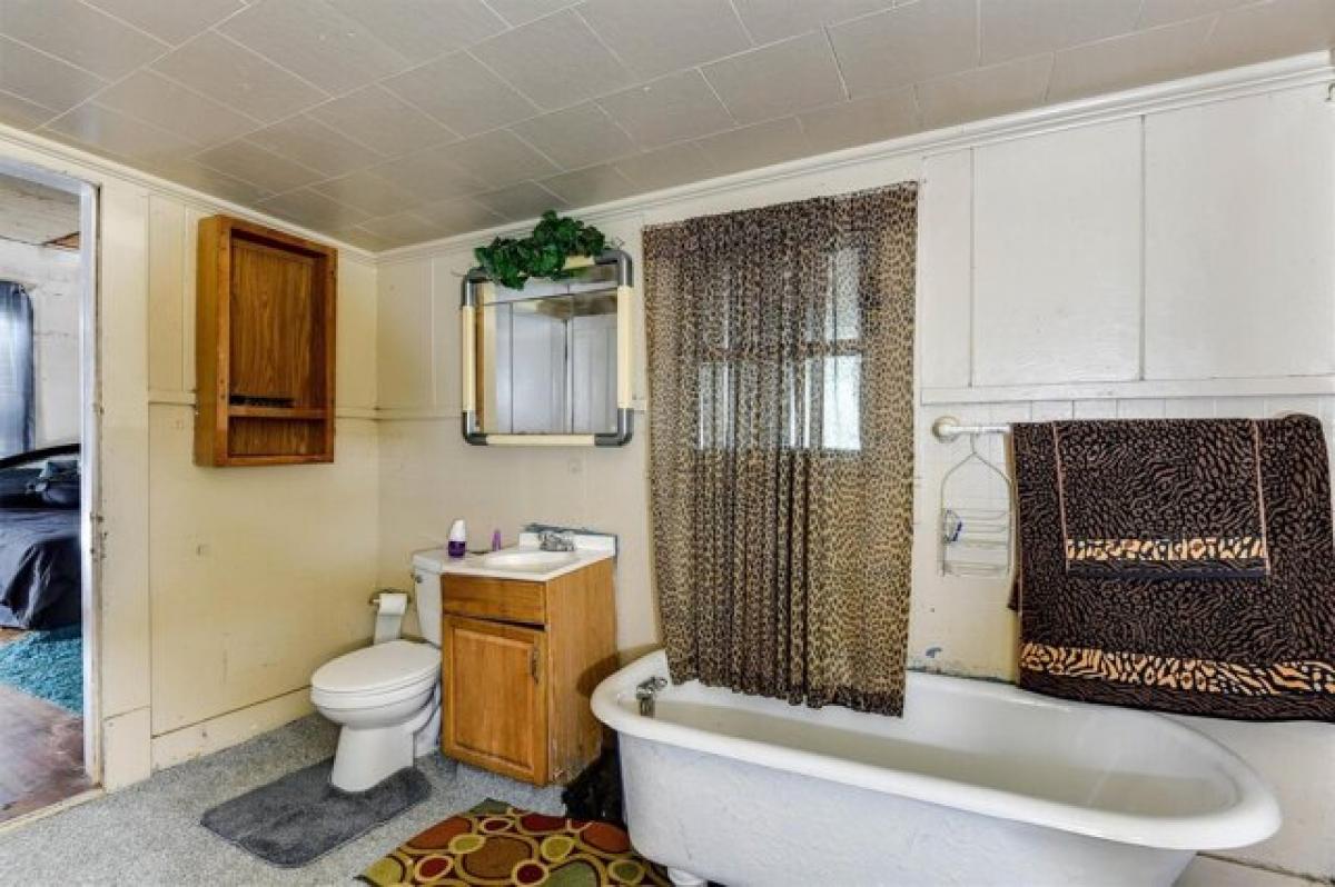 Picture of Home For Sale in Greenville, Texas, United States