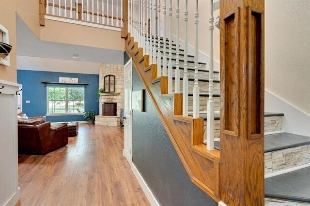 Picture of Home For Sale in Elgin, Texas, United States