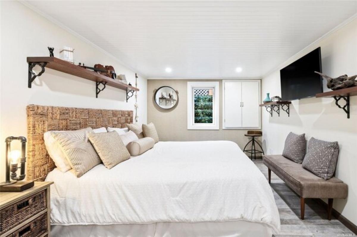 Picture of Home For Sale in East Hampton, New York, United States