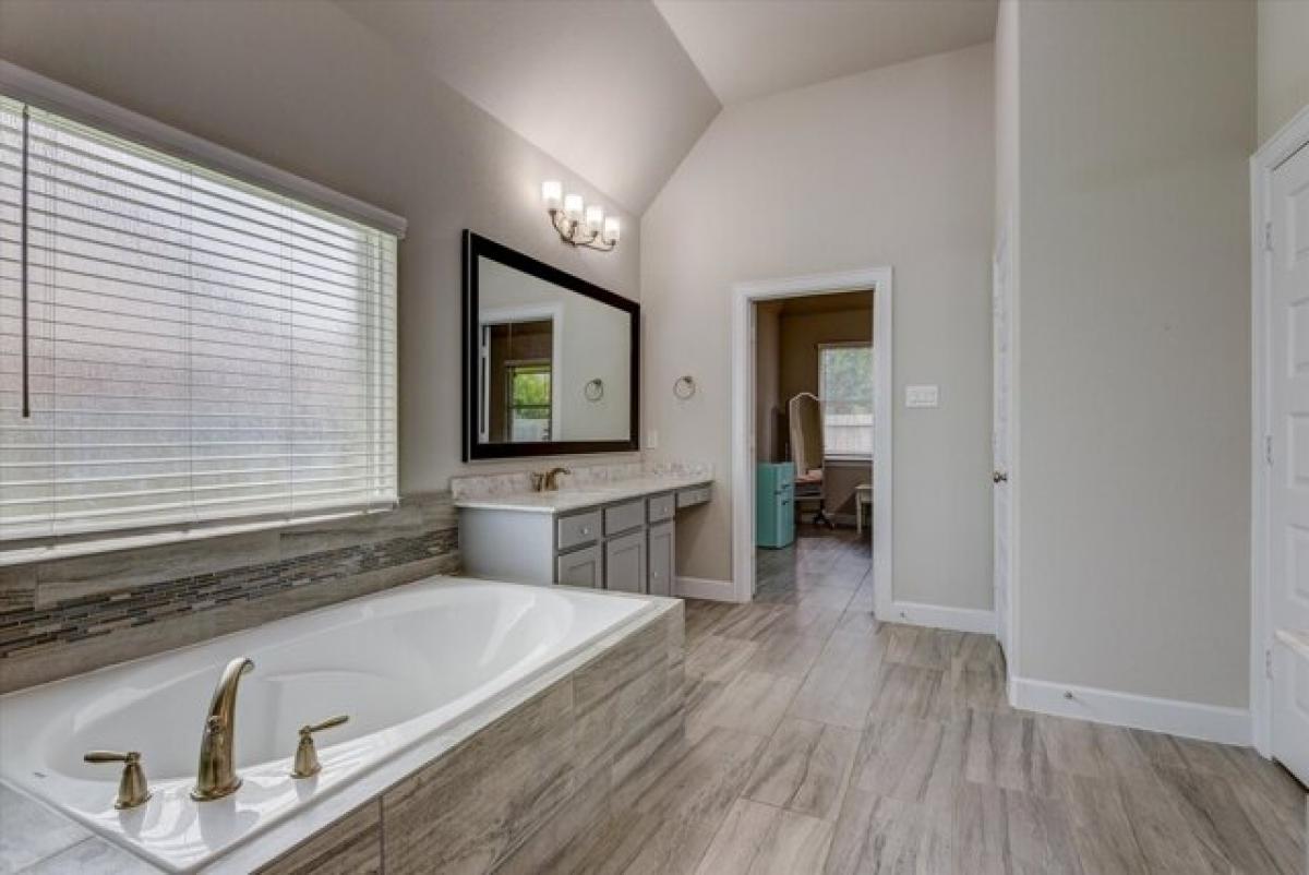 Picture of Home For Sale in Dickinson, Texas, United States