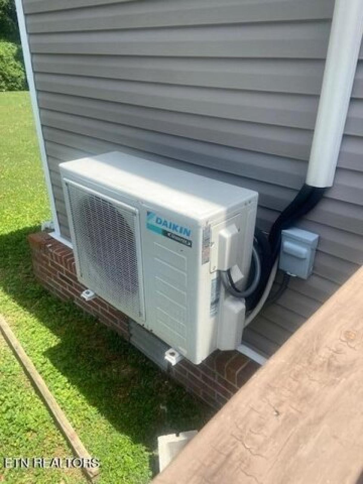 Picture of Home For Sale in Oak Ridge, Tennessee, United States