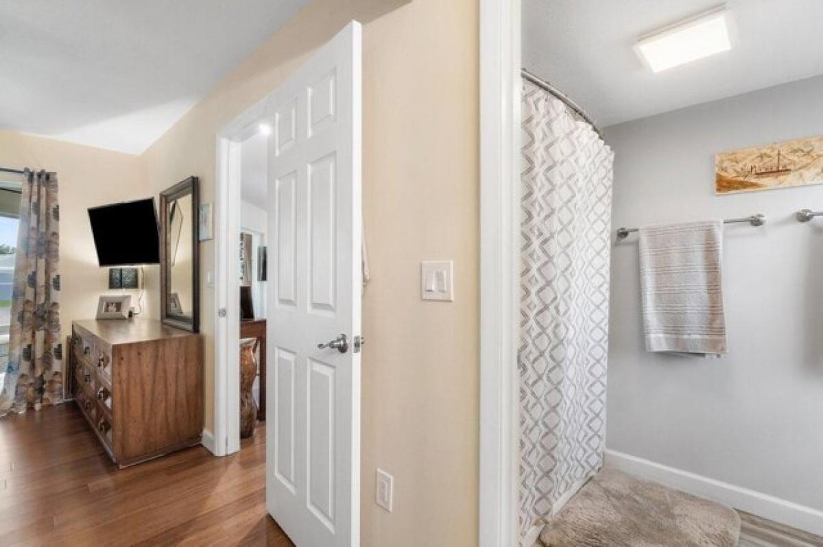 Picture of Home For Sale in Stuart, Florida, United States