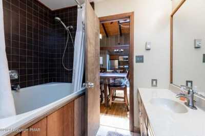 Home For Sale in Bushkill, Pennsylvania